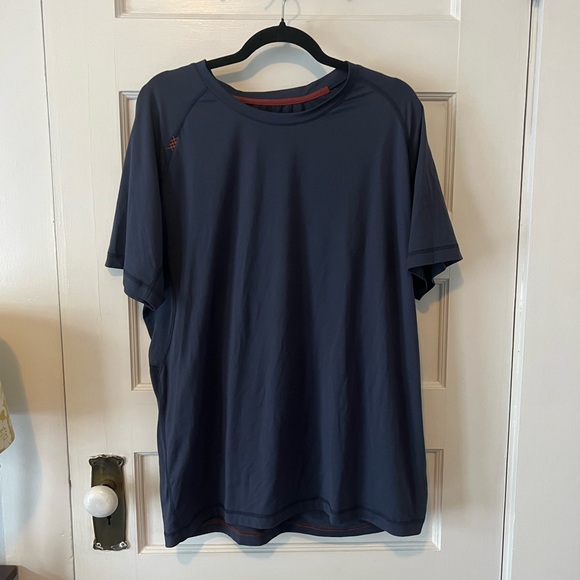 Rhone Mens Workout Shirt Size XL - Picture 2 of 6